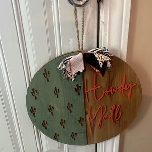Howdy y’all wall decor